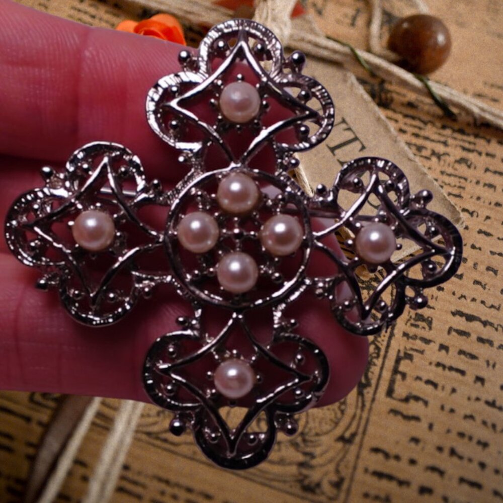 Vintage 1960s English-Style Heraldic Maltese Cross Brooch